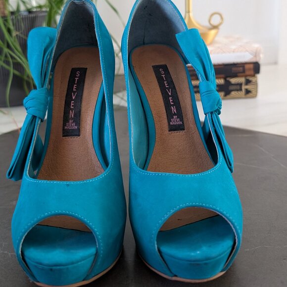 Teal Statement Heels Size 5.5 - Picture 3 of 8